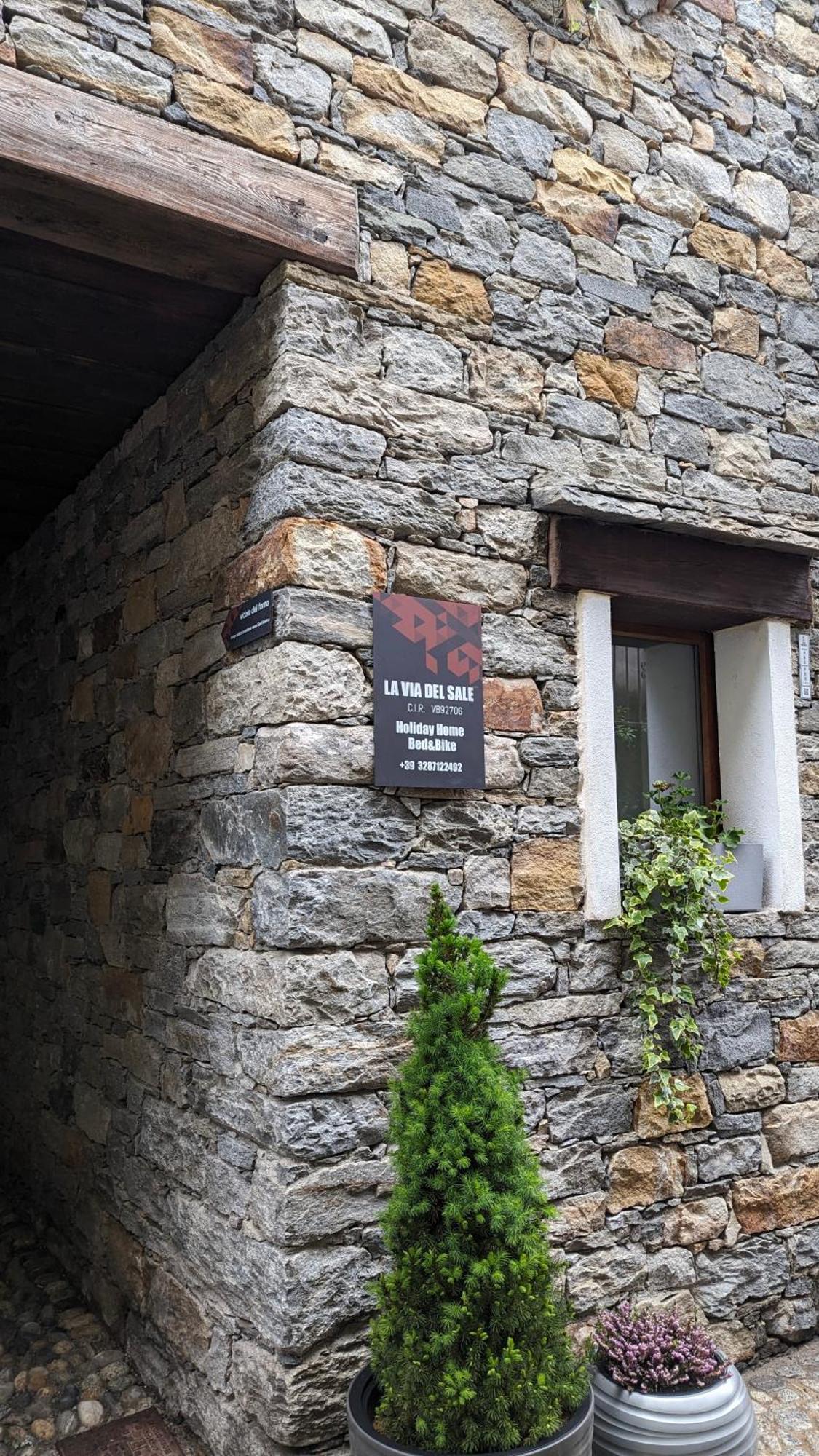 La Via Del Sale Accommodations Holidays Domodossola Exteriér fotografie